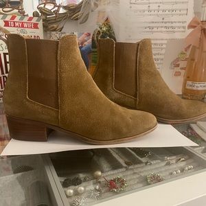Steve Madden suede booties